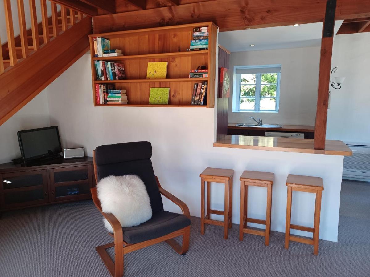 Pirita Vineyard Cottage. Upper Moutere Exteriör bild